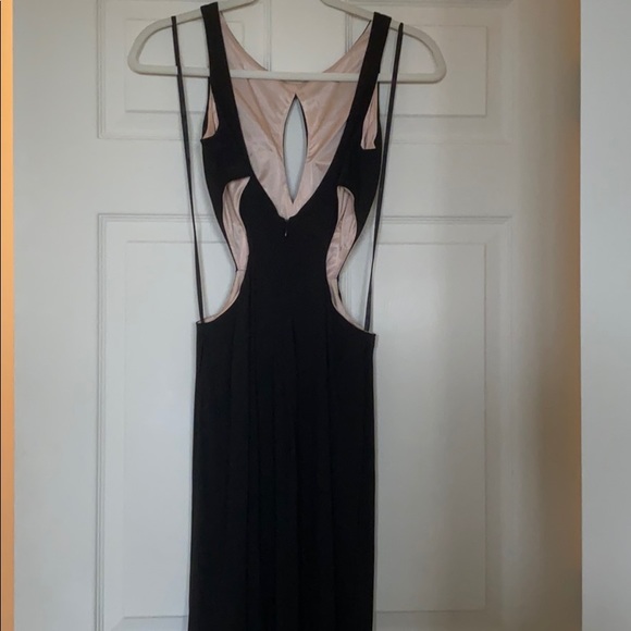 Long black formal dress - Picture 2 of 4